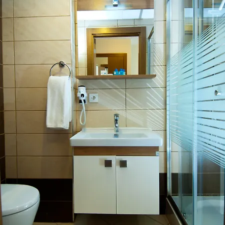 シュープリーム 3*