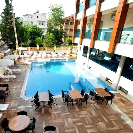 Ξενοδοχείο Supreme Μαρμαρίς