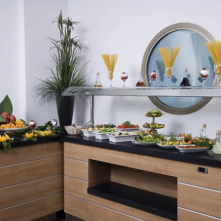 Ξενοδοχείο Supreme Μαρμαρίς