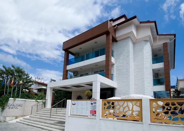 シュープリーム マルマリス